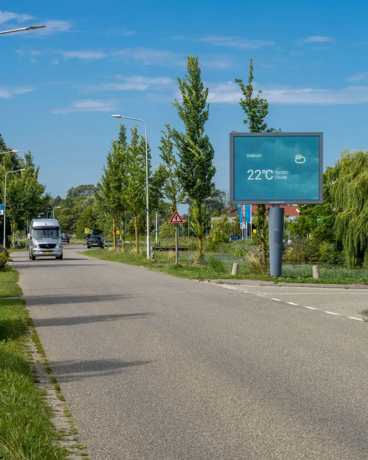 Het weerbericht van Dokkum op het LED-scherm Hogedijken aan de Strobosserweg